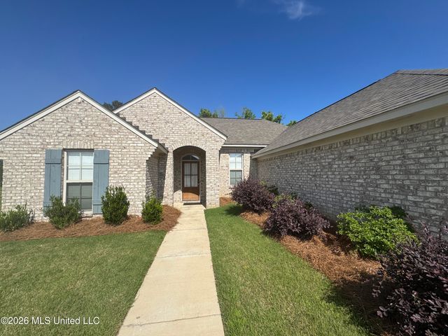 102 Rotherfield Place, Canton, MS 39046