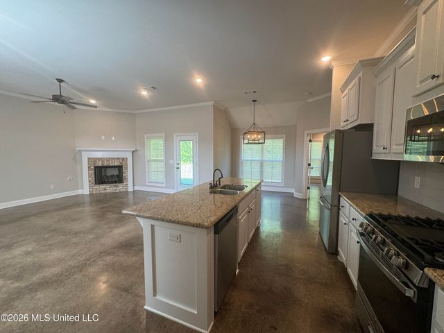 102 Rotherfield Place, Canton, MS 39046