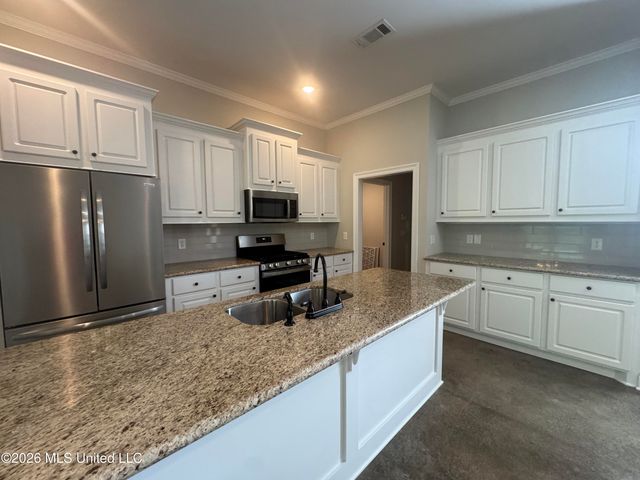 102 Rotherfield Place, Canton, MS 39046