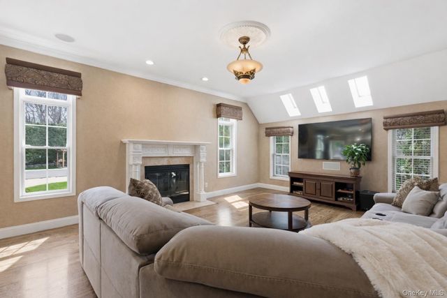 21 E Moriches Riverhead Road, East Moriches, NY 11940