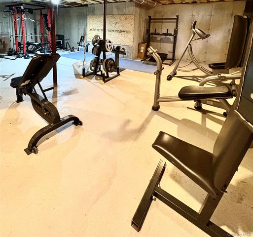 21 E Moriches Riverhead Road, East Moriches, NY 11940