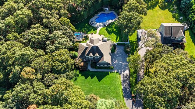 21 E Moriches Riverhead Road, East Moriches, NY 11940