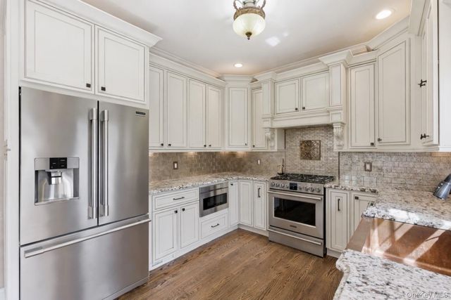 21 E Moriches Riverhead Road, East Moriches, NY 11940