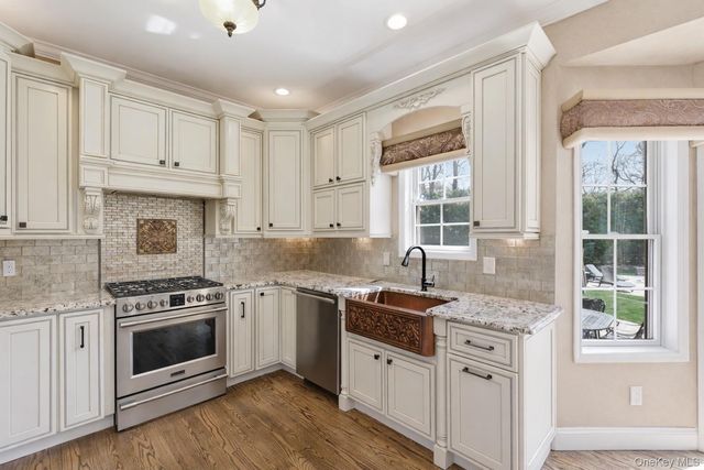 21 E Moriches Riverhead Road, East Moriches, NY 11940