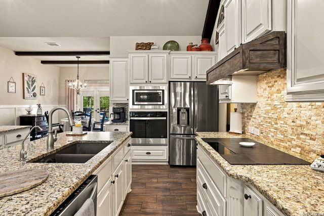 137 SENDERA WAY, Canyon Lake, TX 78133