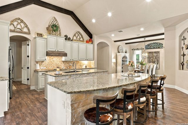 137 SENDERA WAY, Canyon Lake, TX 78133
