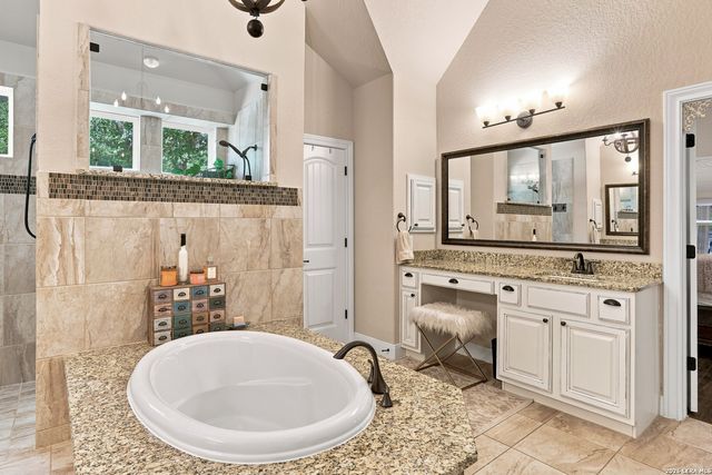 137 SENDERA WAY, Canyon Lake, TX 78133