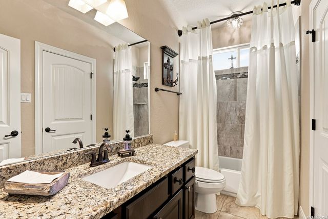 137 SENDERA WAY, Canyon Lake, TX 78133