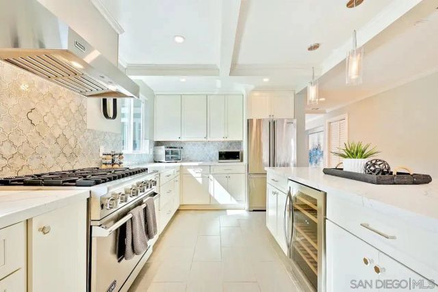 7904 Calle De La Plata, La Jolla, CA 92037