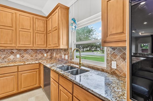 6201 Denain Dr, Corpus Christi, TX 78414