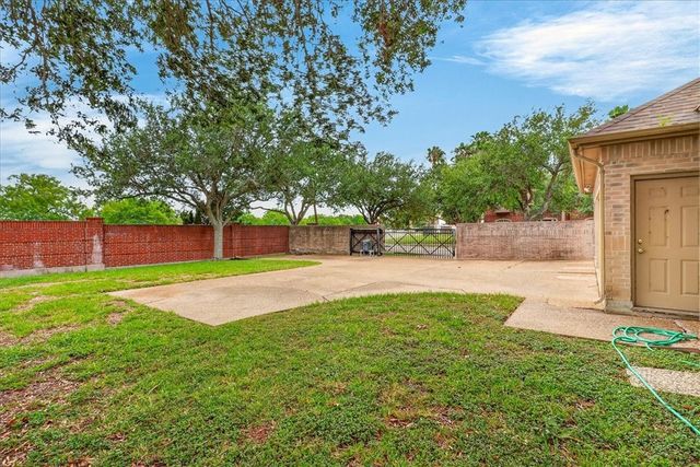 6201 Denain Dr, Corpus Christi, TX 78414