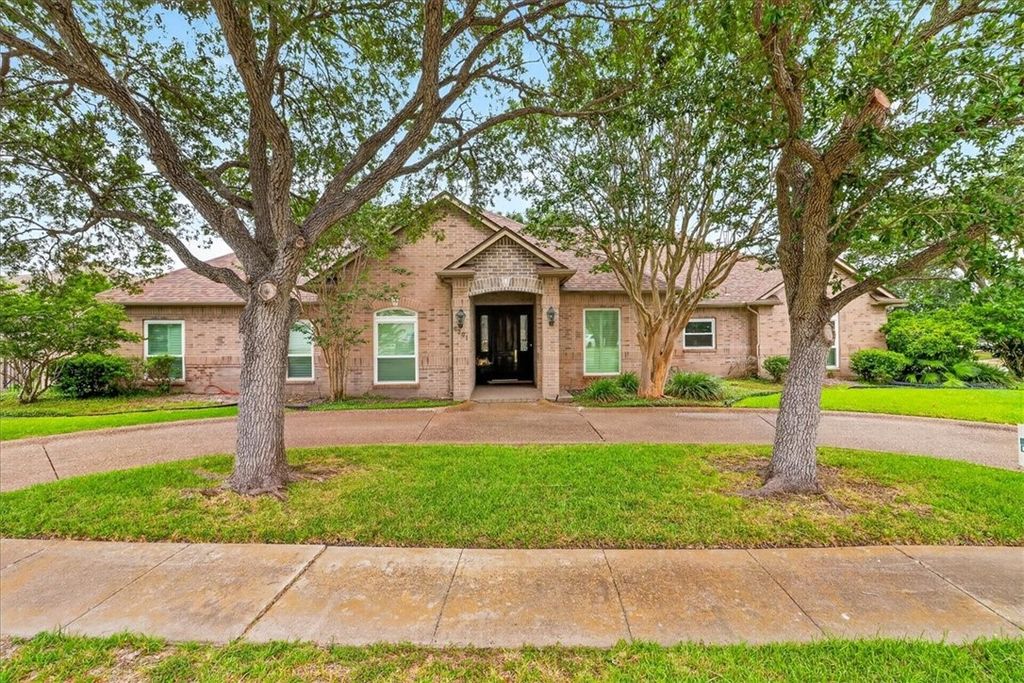 6201 Denain Dr, Corpus Christi, TX 78414