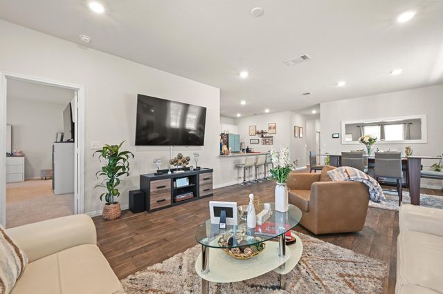 201 Connor LN, Georgetown, TX 78626