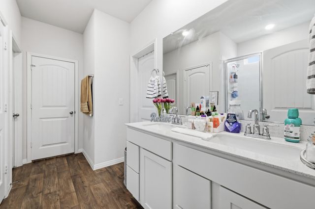 201 Connor LN, Georgetown, TX 78626
