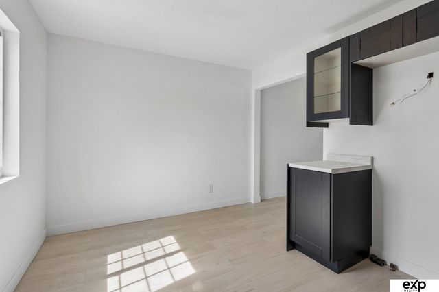 6609 A Street, Omaha, NE 68106