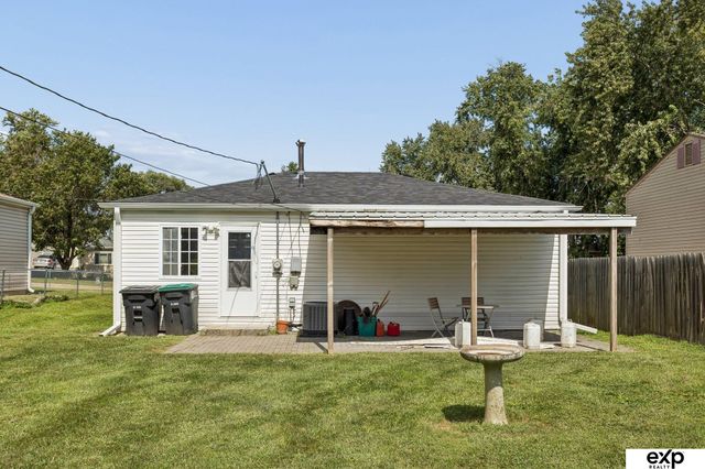 6609 A Street, Omaha, NE 68106