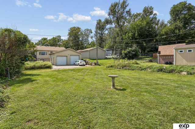 6609 A Street, Omaha, NE 68106