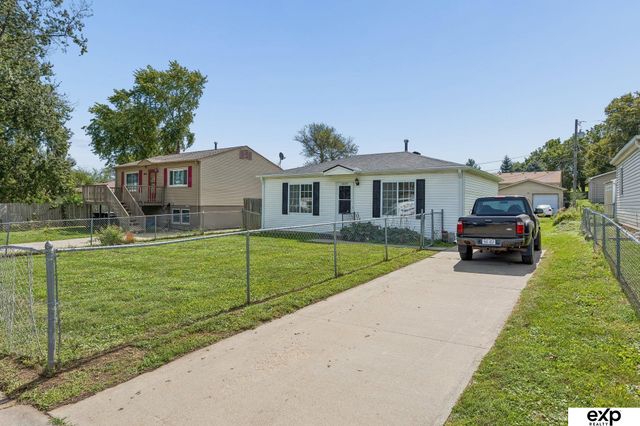 6609 A Street, Omaha, NE 68106