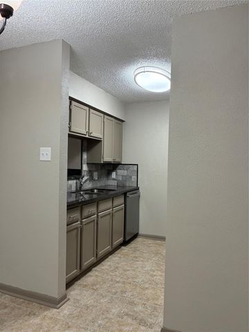 2120 El Paseo Street 1901, Houston, TX 77054