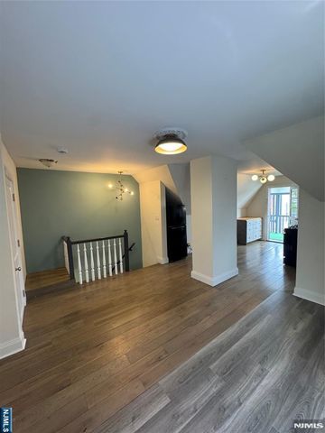 21 Valley Place 3, Edgewater, NJ 07020