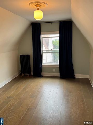 21 Valley Place 3, Edgewater, NJ 07020