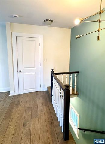 21 Valley Place 3, Edgewater, NJ 07020