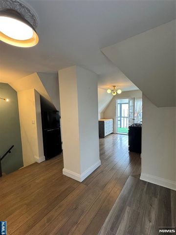 21 Valley Place 3, Edgewater, NJ 07020