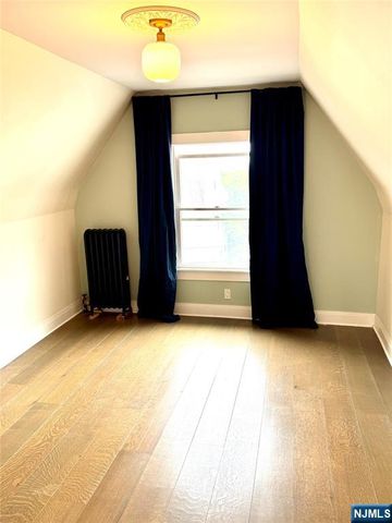 21 Valley Place 3, Edgewater, NJ 07020