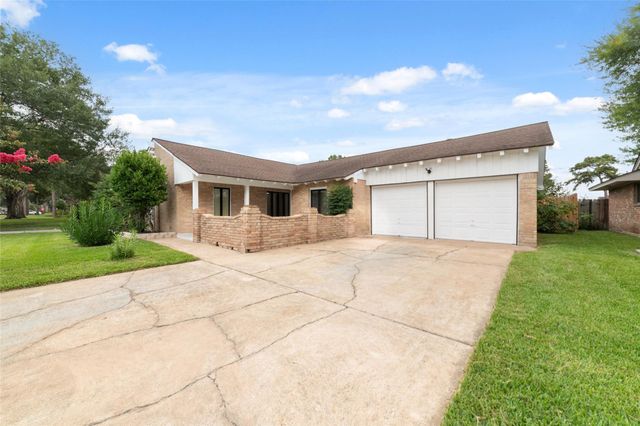 11411 Ash Creek Drive, Houston, TX 77043