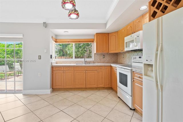 20001 NW 62nd Ct 20001, Hialeah, FL 33015