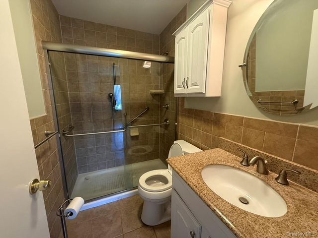 31 Stanford Court, Wantagh, NY 11793