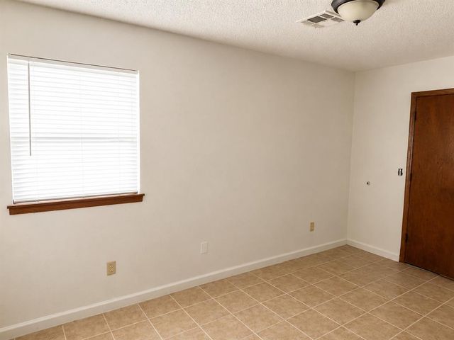 828 NW 113th Street, Oklahoma City, OK 73114