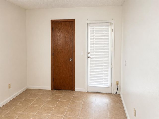 828 NW 113th Street, Oklahoma City, OK 73114
