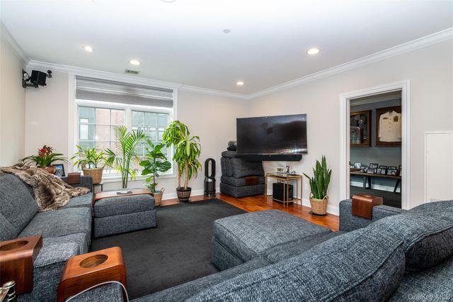 55 1st Street 108, Pelham, NY 10803