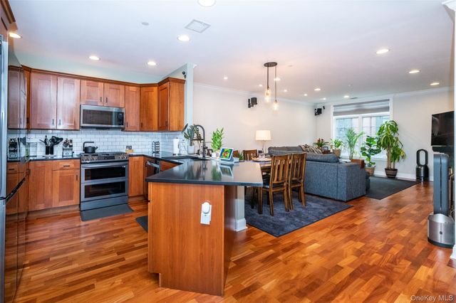 55 1st Street 108, Pelham, NY 10803