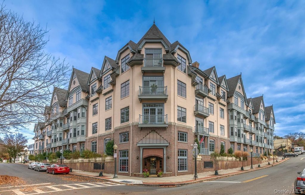 55 1st Street 108, Pelham, NY 10803