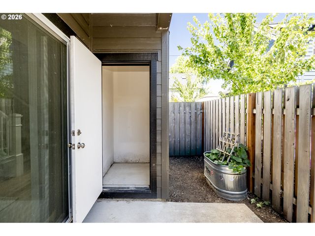 9446 N TYLER Ave A, Portland, OR 97203