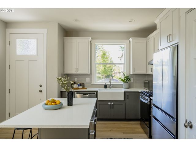 9446 N TYLER Ave A, Portland, OR 97203