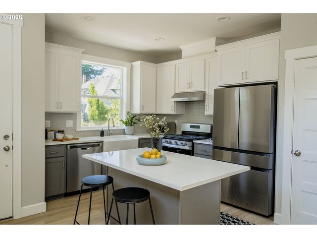 9446 N TYLER Ave A, Portland, OR 97203