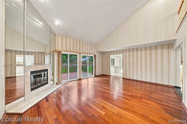 33033 Walnut Lane, Farmington Hills, MI 48334