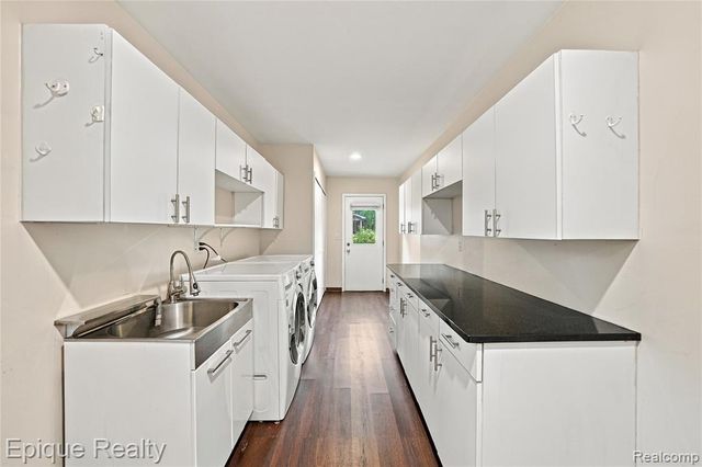 33033 Walnut Lane, Farmington Hills, MI 48334