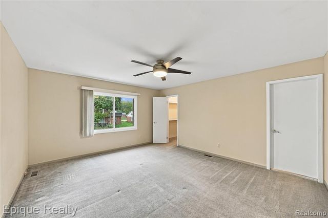 33033 Walnut Lane, Farmington Hills, MI 48334