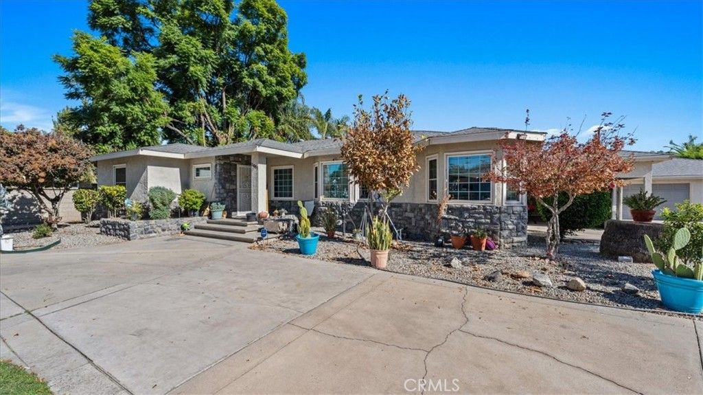 Image 2 of property listing at 2681 Valencia Avenue, San Bernardino, CA 92404