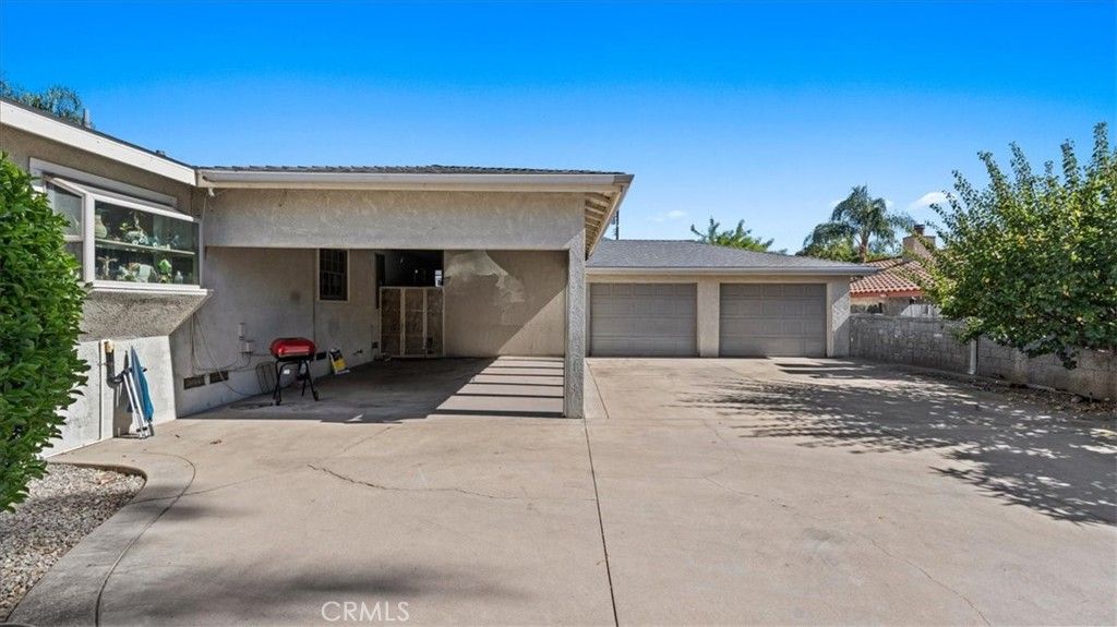 Image 3 of property listing at 2681 Valencia Avenue, San Bernardino, CA 92404