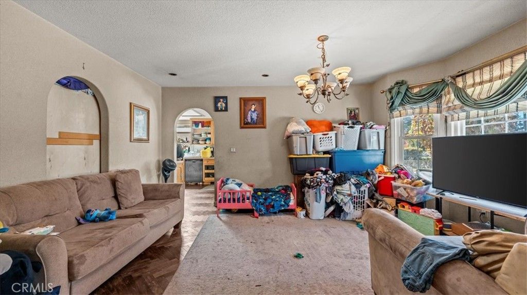 Image 4 of property listing at 2681 Valencia Avenue, San Bernardino, CA 92404