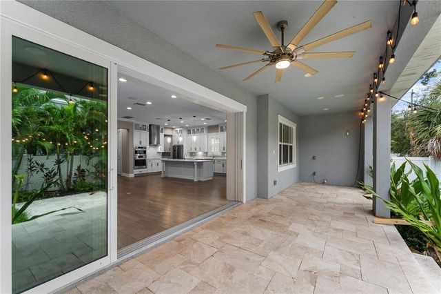 3611 W ROYAL PALM CIRCLE, Tampa, FL 33629