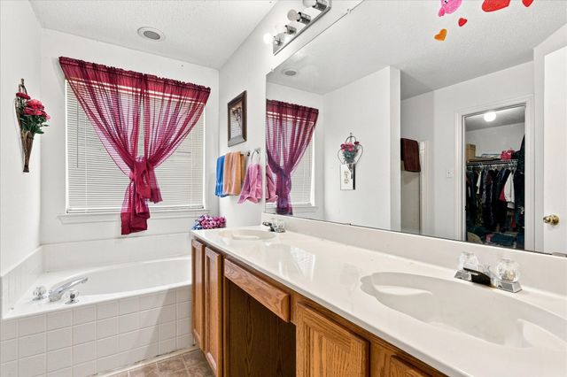 10475 Country View Lane, Forney, TX 75126