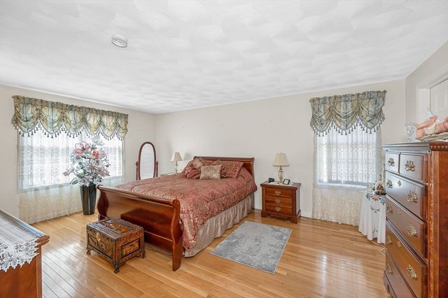 15 Meadow Drive, Lowell, MA 01854