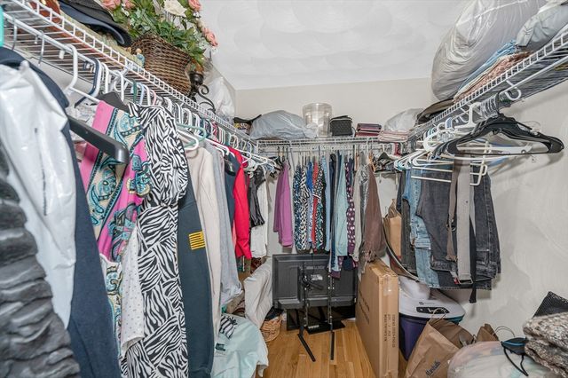 15 Meadow Drive, Lowell, MA 01854