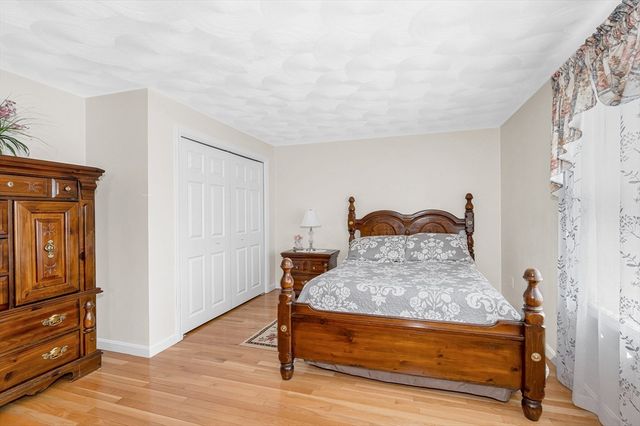 15 Meadow Drive, Lowell, MA 01854